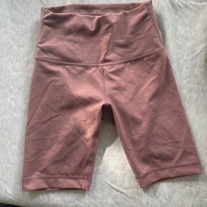 Size 4 Lululemon bike shorts
